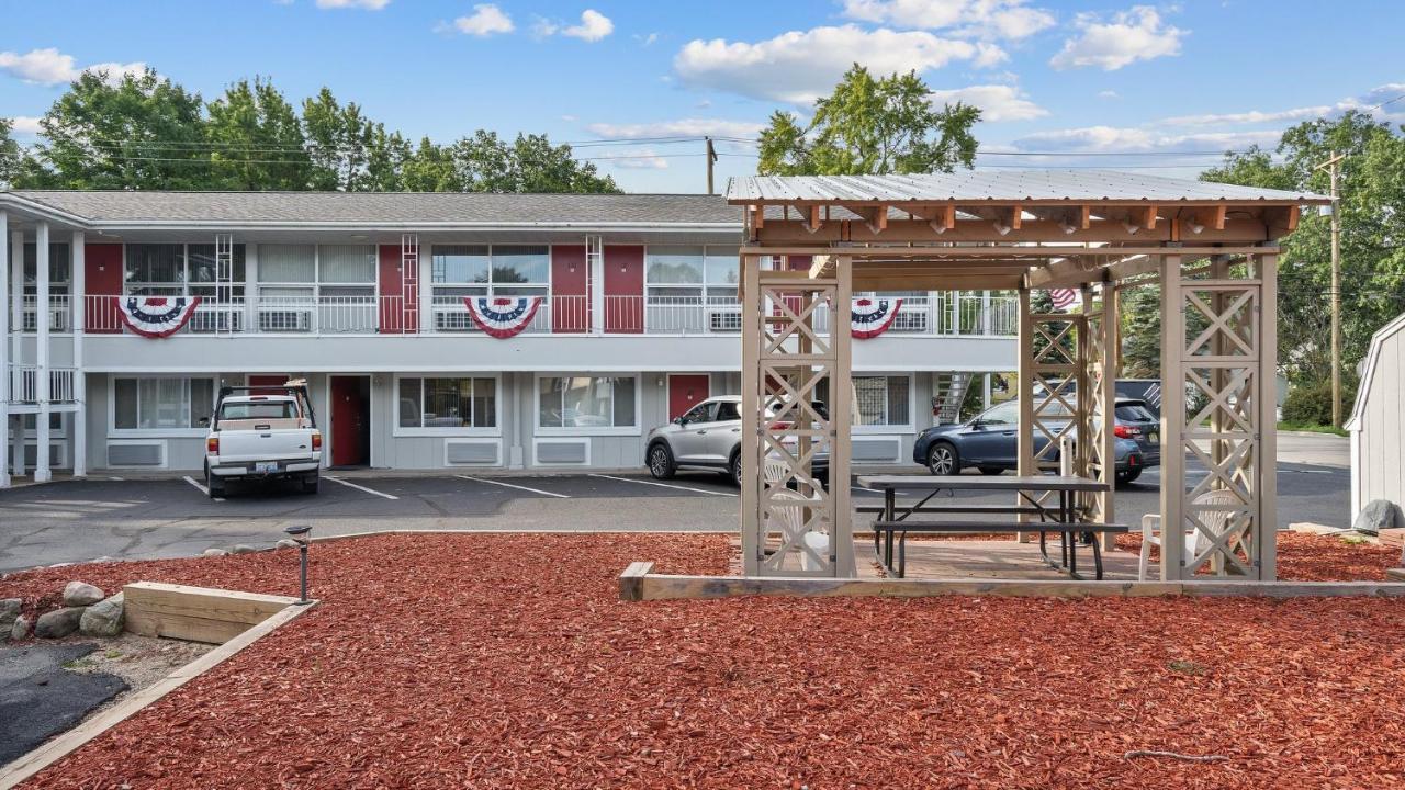 Grand Traverse Motel Traverse Stadt Exterior foto