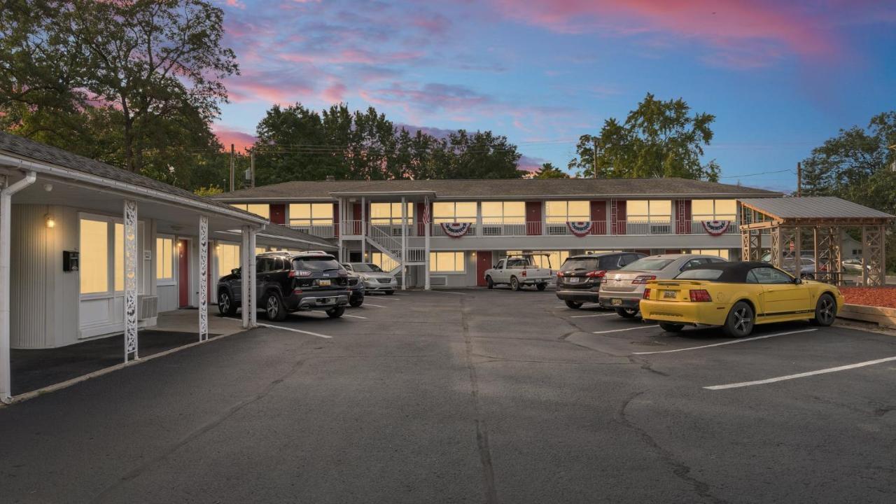 Grand Traverse Motel Traverse Stadt Exterior foto